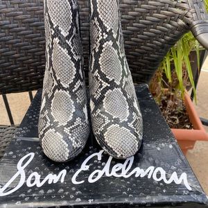 Sam Edelman Snake print boots size 6 1/2